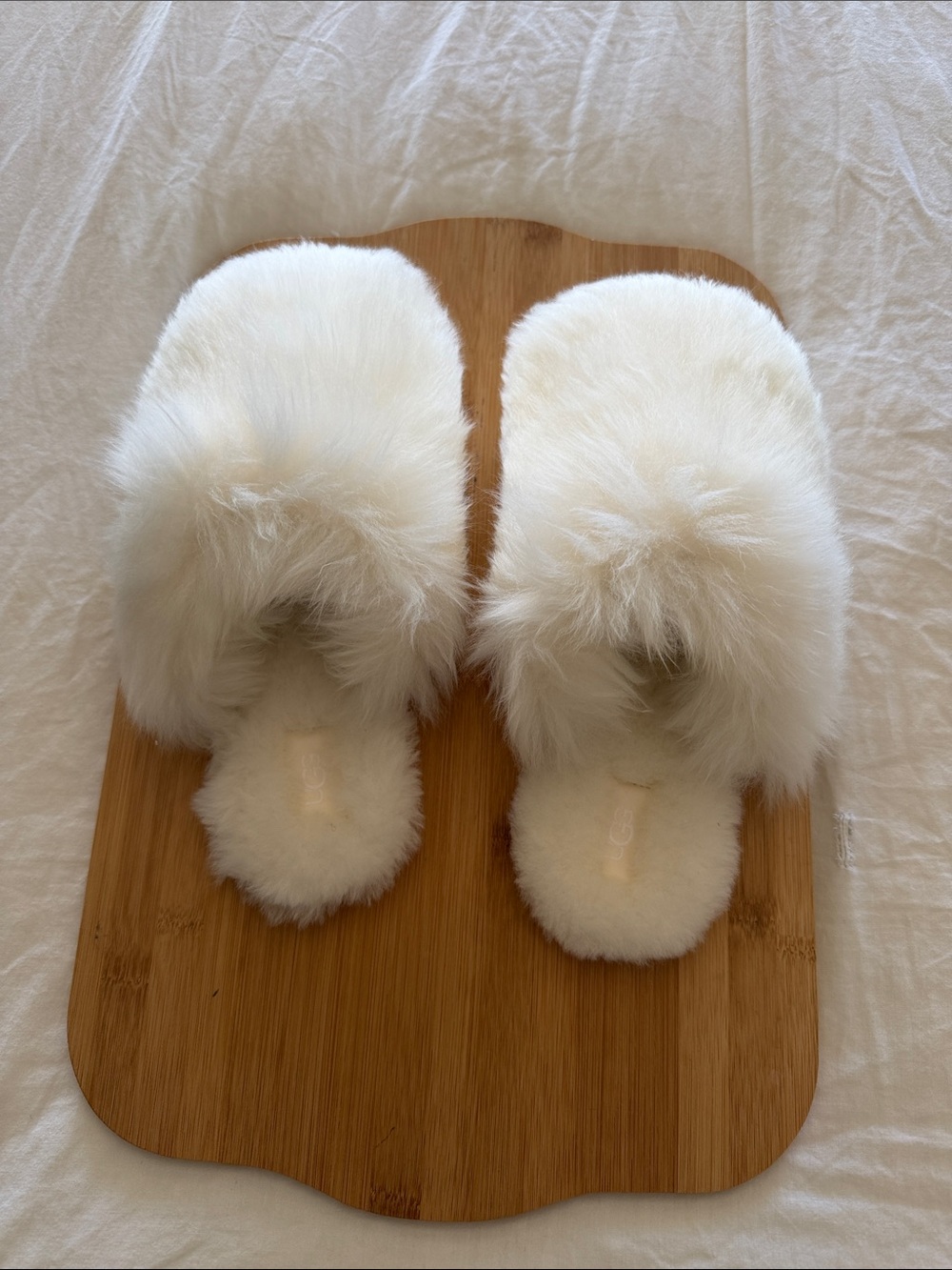 UGG Cream Faux Fur Slide Slippers brand new new size 8